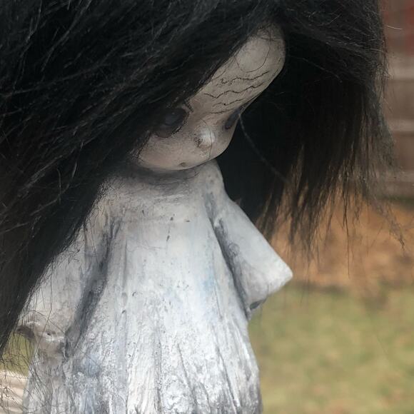 OOAK Samara Morgan The Ring Fan Art Altered Precious Dreadful Moments Figurine - Picture 4 of 9